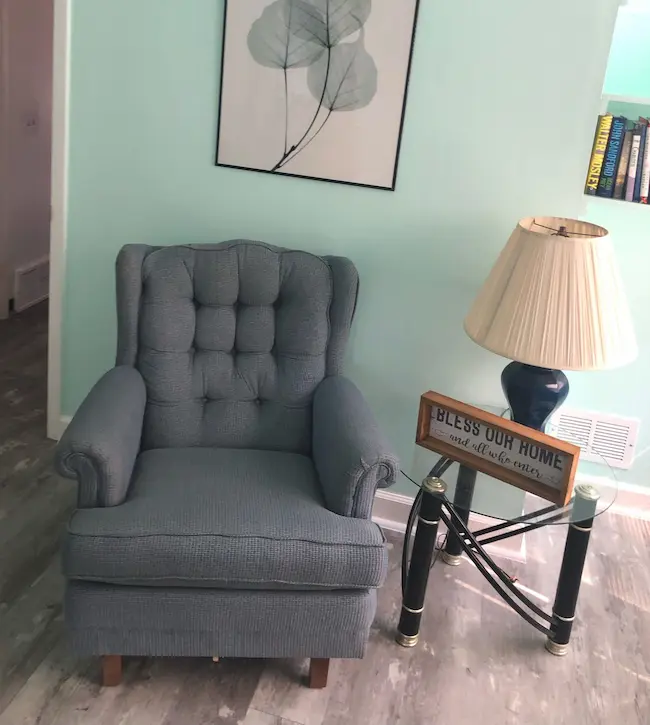 Relaxing family room & quiet reflection space at hospice home in Kentwood, MI